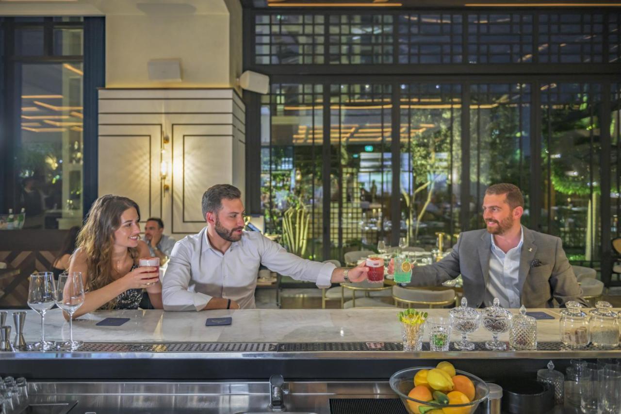 Grand Hyatt Amman Hotell Eksteriør bilde The bar at the hotel