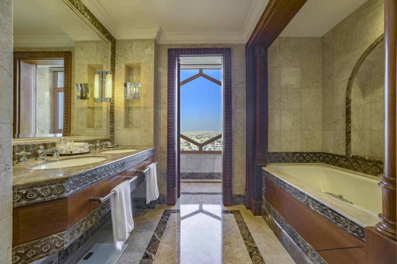 Grand Hyatt Amman Hotell Eksteriør bilde Bathroom